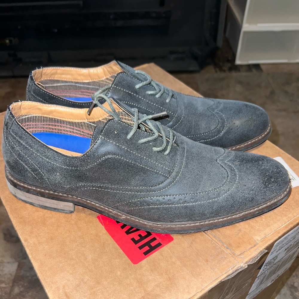 Men’s Oxford dress shoes